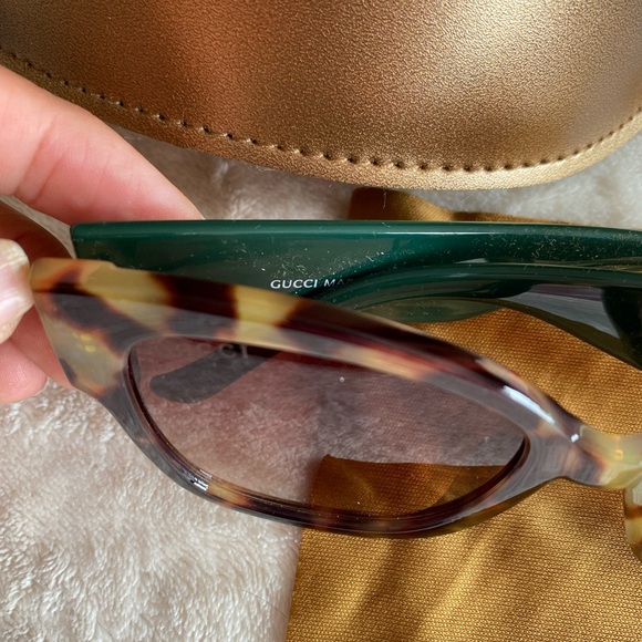 Excellent condition Gucci Tortoise Shell Sunglasses - Picture 4 of 9